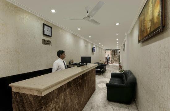 Didi Hotel Lucknow Buitenkant foto